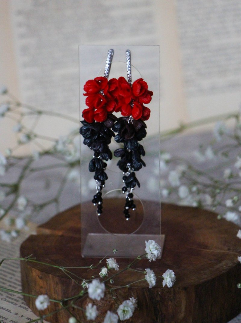 Red and Black Earrings Stylish Earrings Wedding Jewelry - 耳環/耳夾/耳骨夾 - 黏土 紅色