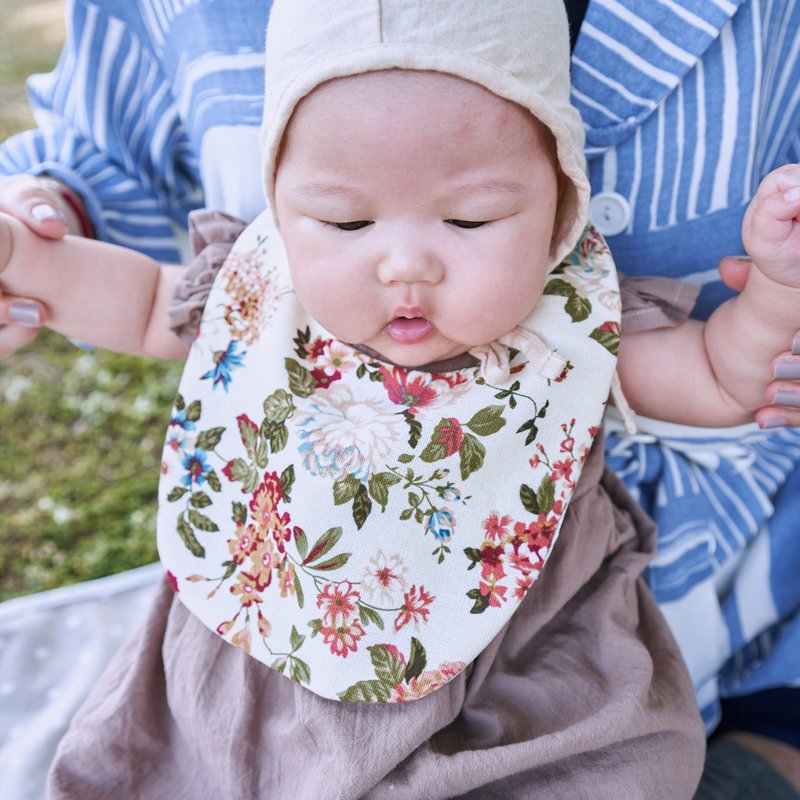 復古花朵 寶寶圍兜兜 方兜 - 圍兜/口水巾 - 棉．麻 白色