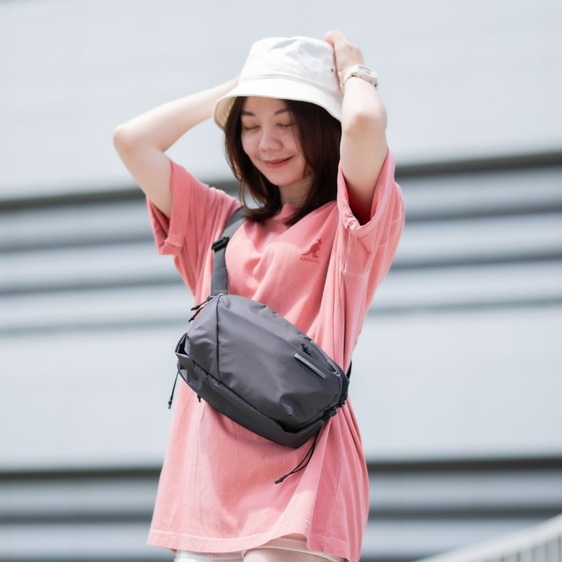 NEO Nomad 納美斜背包-石墨灰 - 側背包/斜背包 - 尼龍 灰色