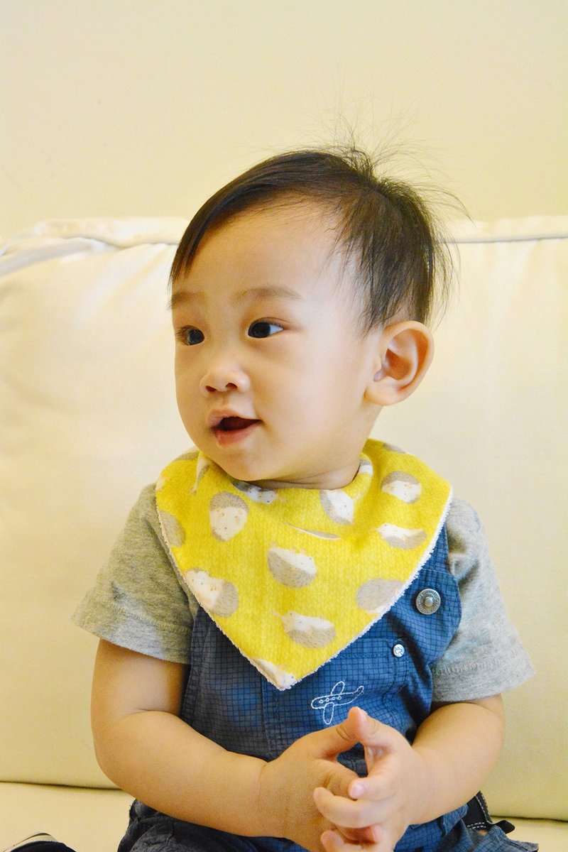 Baby saliva towel [Sailor suit bow tie] (Little hedgehog billowing) - Bibs - Cotton & Hemp Yellow