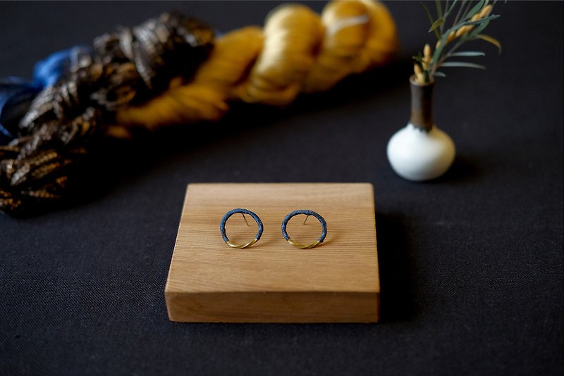 圓耳環~ 日本線材 | 永續飾物 - 耳環/耳夾 - 絲．絹 黑色
