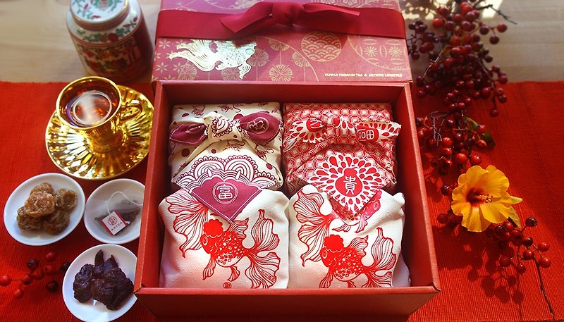 母親節禮盒【富貴】5款好茶+2款茶食禮盒(紫蘇梅+微燻鳳梨) - 茶葉/茶包 - 棉．麻 紅色