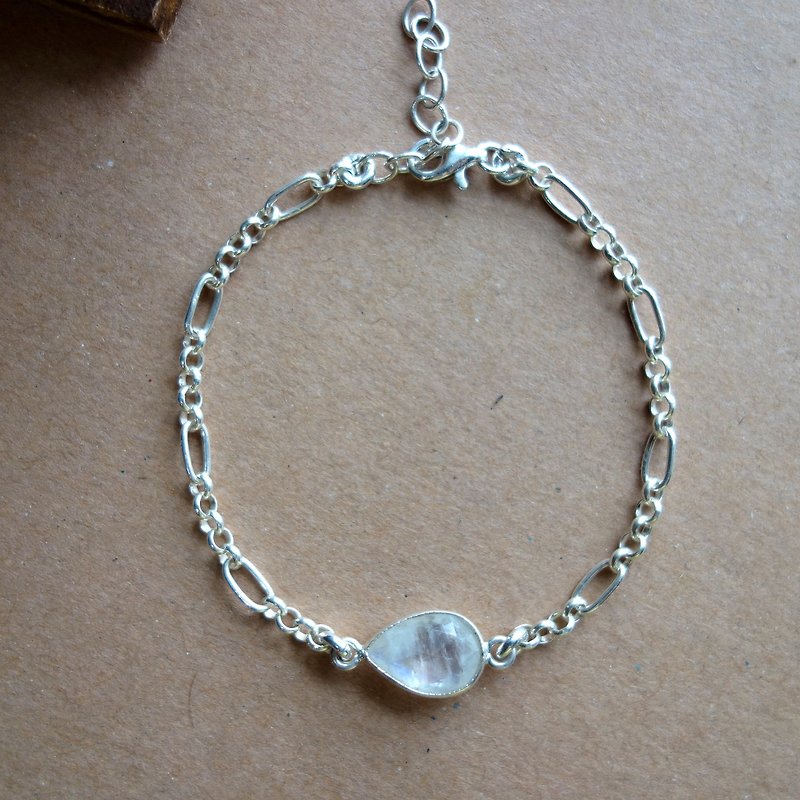 ~ M ~ + Bear Moonstone / Silver / semi-precious stones / 925 silver bracelet / silver chain - Bracelets - Other Metals Multicolor