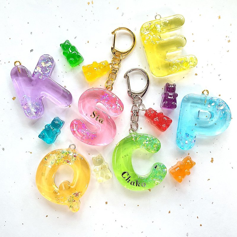 【Personalization】Gummy Bear & Candy Colored Letter Keychain, Custom Name - ที่ห้อยกุญแจ - เรซิน หลากหลายสี