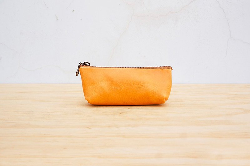 New leather の boat type three-dimensional storage bag / coin purse (customizable lettering) - กระเป๋าใส่เหรียญ - หนังแท้ 