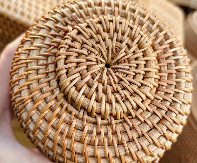 籐製円形収納ボックス 籐 筒形バスケット ごみカゴ 被せ蓋 fiore 直径20cm （ ゴミ箱