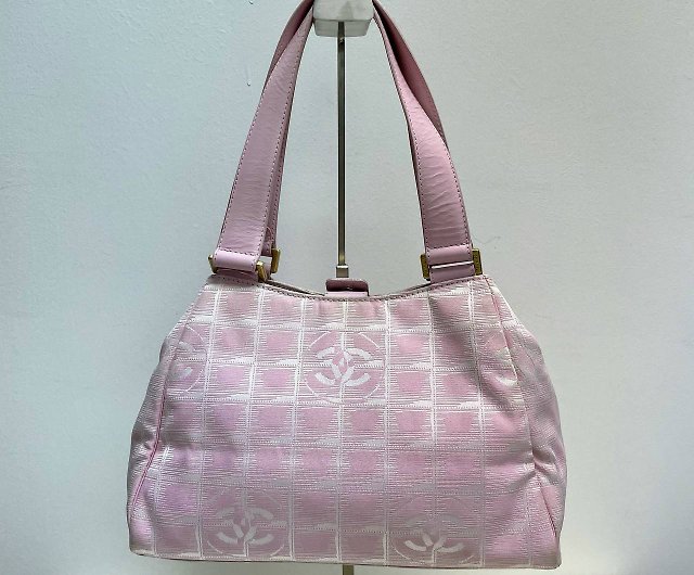 Chanel Travel Pink Nylon Leather Tote - Shop cnjpvintage Handbags & Totes -  Pinkoi