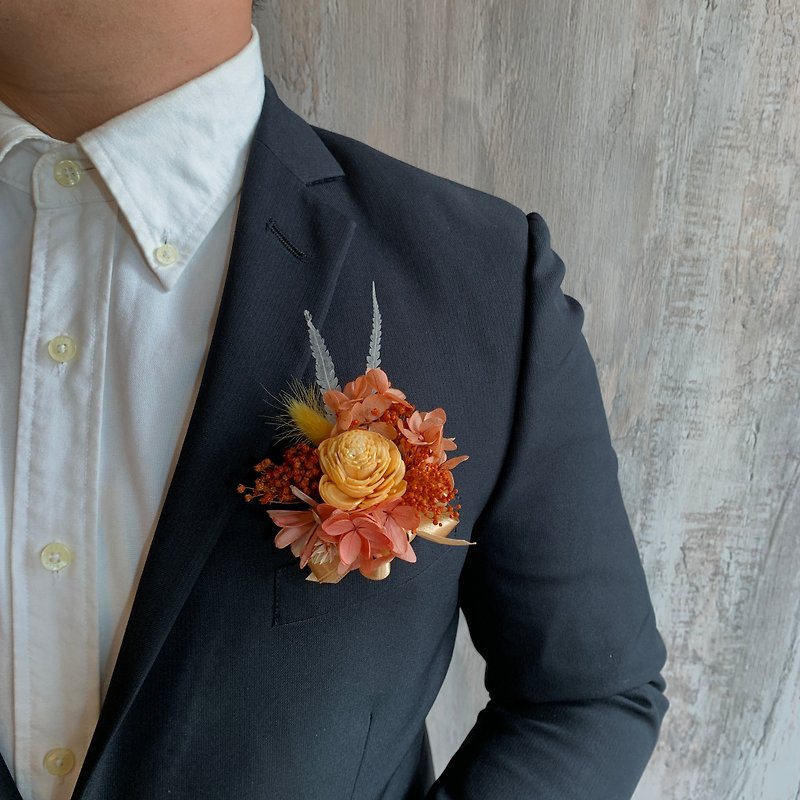 MAHU dry flower corsage-orange fairy style - เข็มกลัด/ข้อมือดอกไม้ - พืช/ดอกไม้ สีส้ม