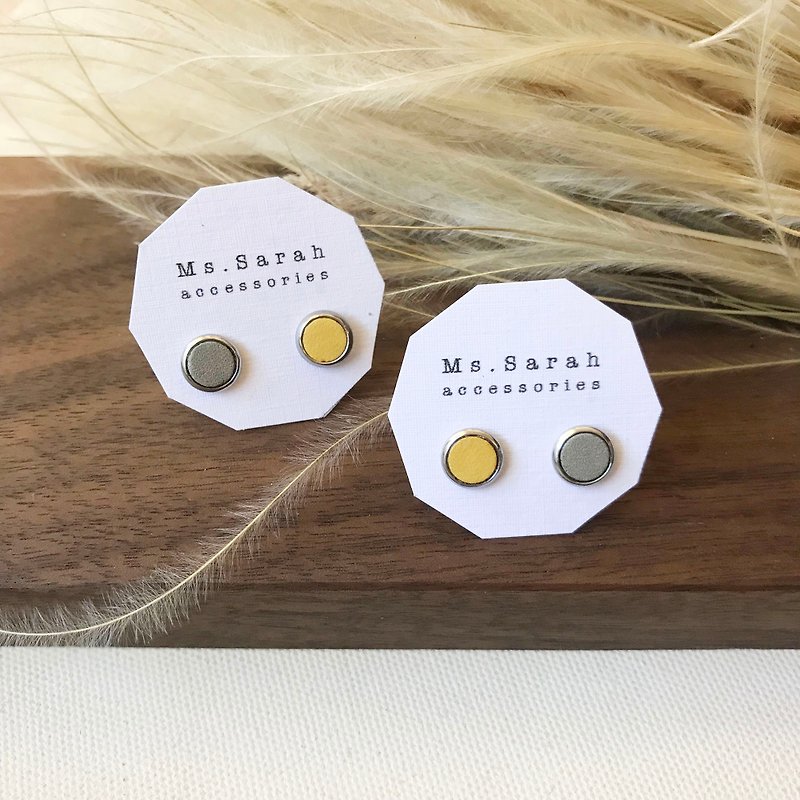 Leather earrings_round frame No. 3 works #6_warm yellow with gray (can be changed) - Earrings & Clip-ons - Genuine Leather Red