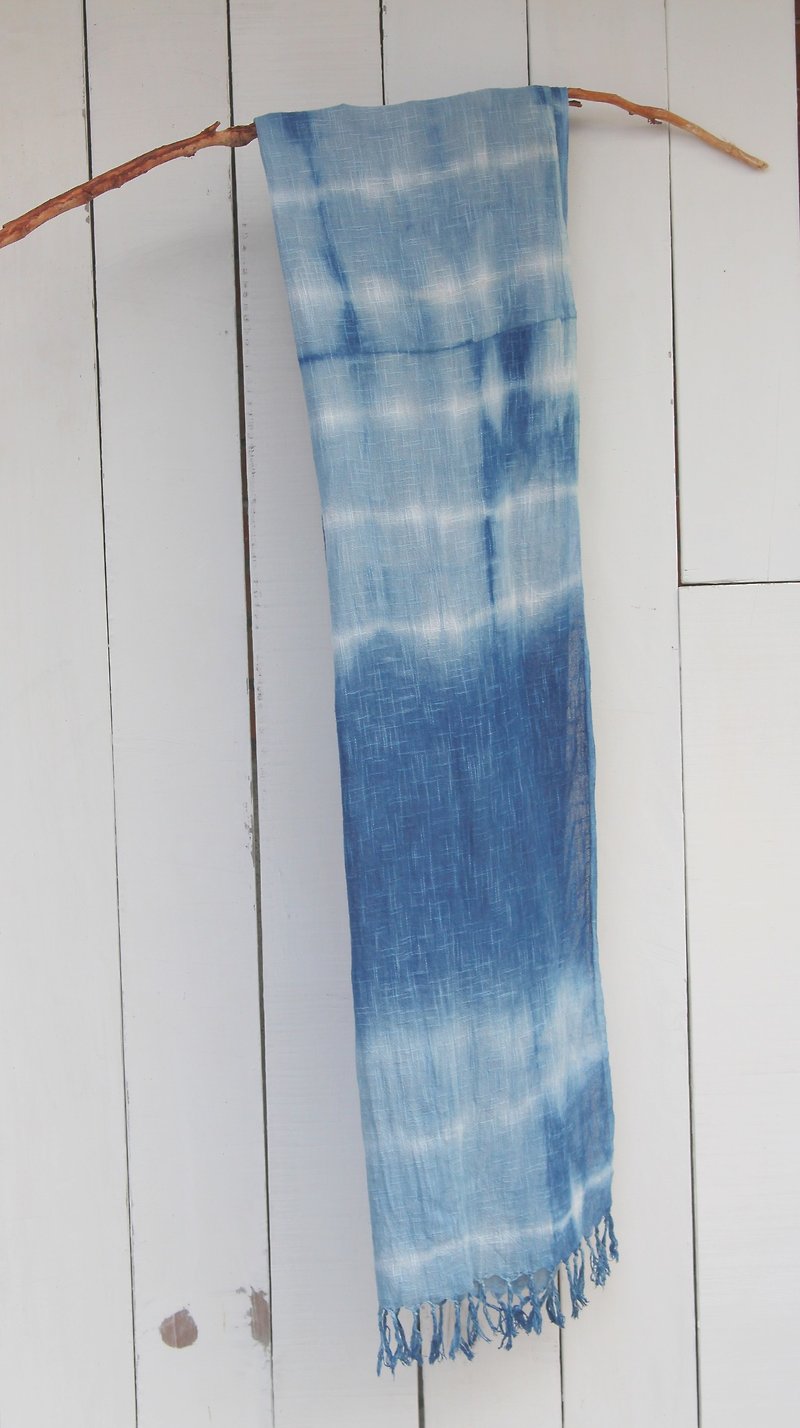 Free to stain isvara blue dye scarf energy series light - ผ้าพันคอ - ผ้าฝ้าย/ผ้าลินิน สีน้ำเงิน