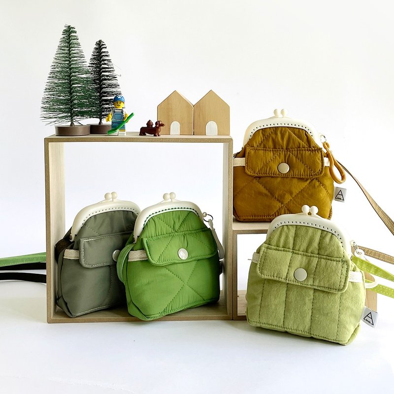 [Forest] Airy quilted cotton plastic kiss lock bag/coin purse/cross-body bag - กระเป๋าใส่เหรียญ - วัสดุอื่นๆ สีเขียว