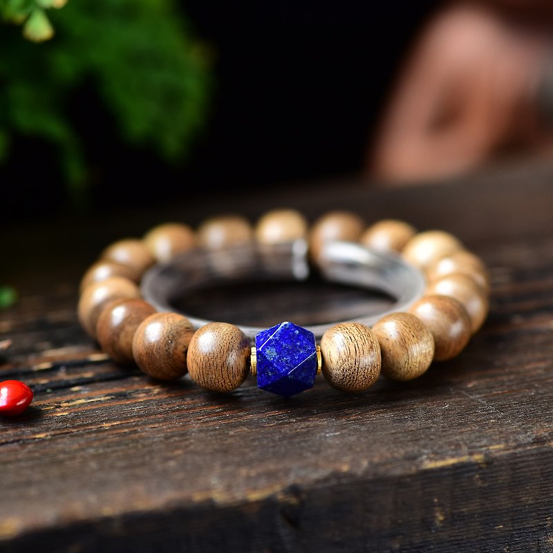 Fine natural Kalimantan agarwood 12MM old-shaped bead bracelet embellished with lapis lazuli, the king of incense