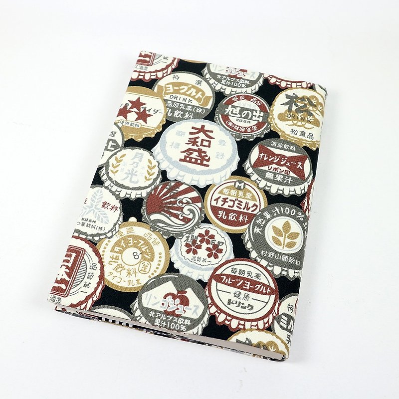 A5 Adjustable Mother's Handbook Cloth Book Cover - Japanese Sake Bottle Cap (Black) - ปกหนังสือ - ผ้าฝ้าย/ผ้าลินิน สีดำ