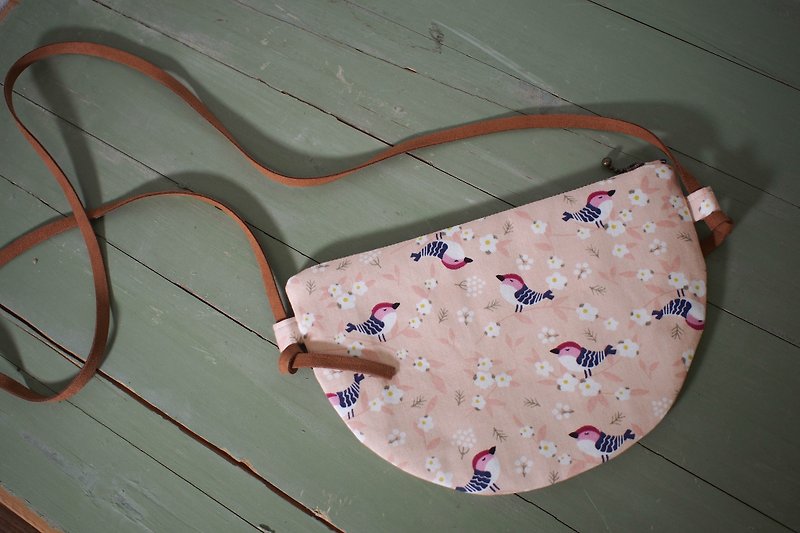 Moon Series Crossbody Bag/Mobile Phone Bag/Limited Handmade Bag/Sakura Sparrow/Out of Print - Messenger Bags & Sling Bags - Cotton & Hemp Pink