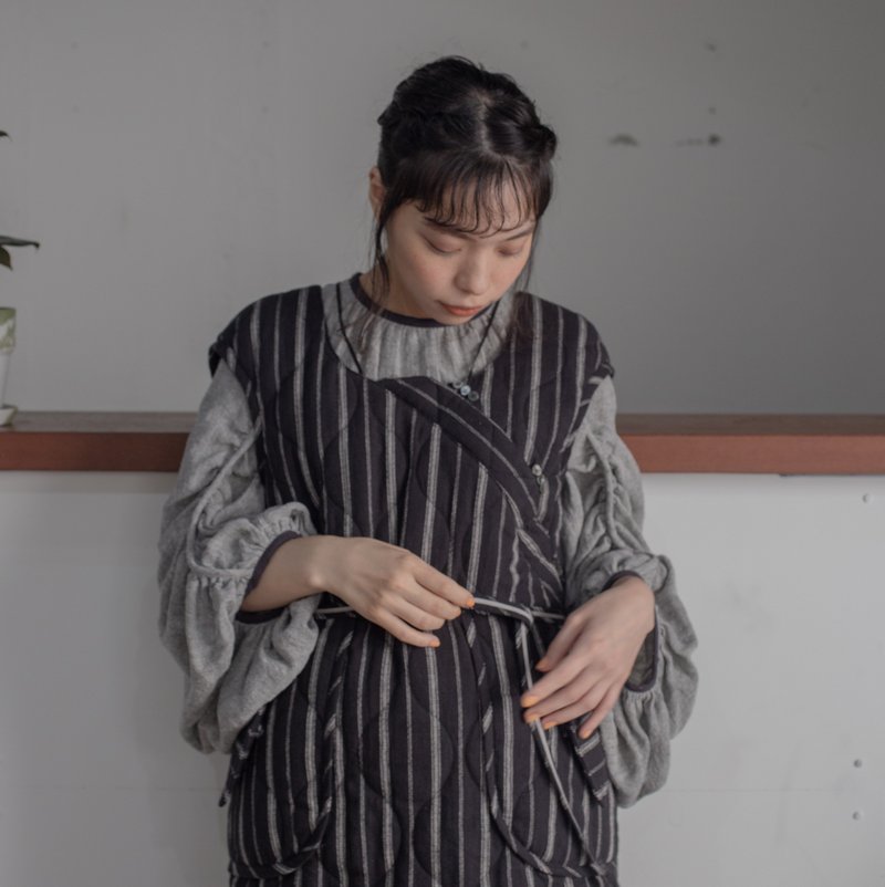 stripe quilt Jumper skirt (black) - 洋裝/連身裙 - 棉．麻 黑色