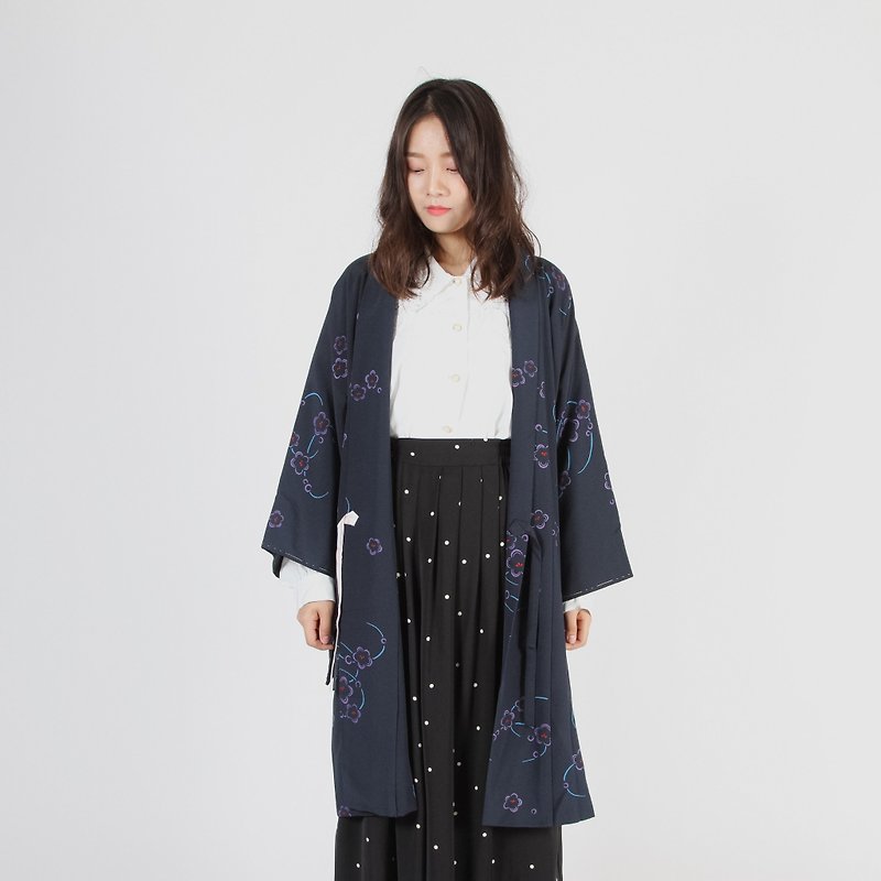 [Egg plant ancient] water grain winter plum printing vintage kimono feather weaving - เสื้อแจ็คเก็ต - เส้นใยสังเคราะห์ สีน้ำเงิน