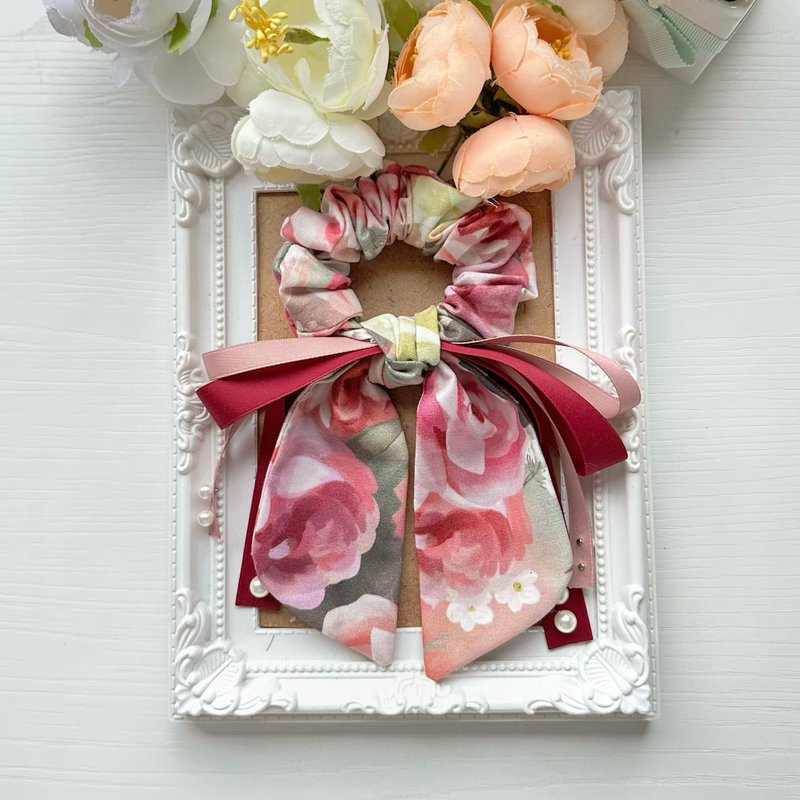 コットンロングリボンシュシュ - 油絵のようなパープルレッドの花柄 - ヘアアクセサリー - その他の素材 パープル