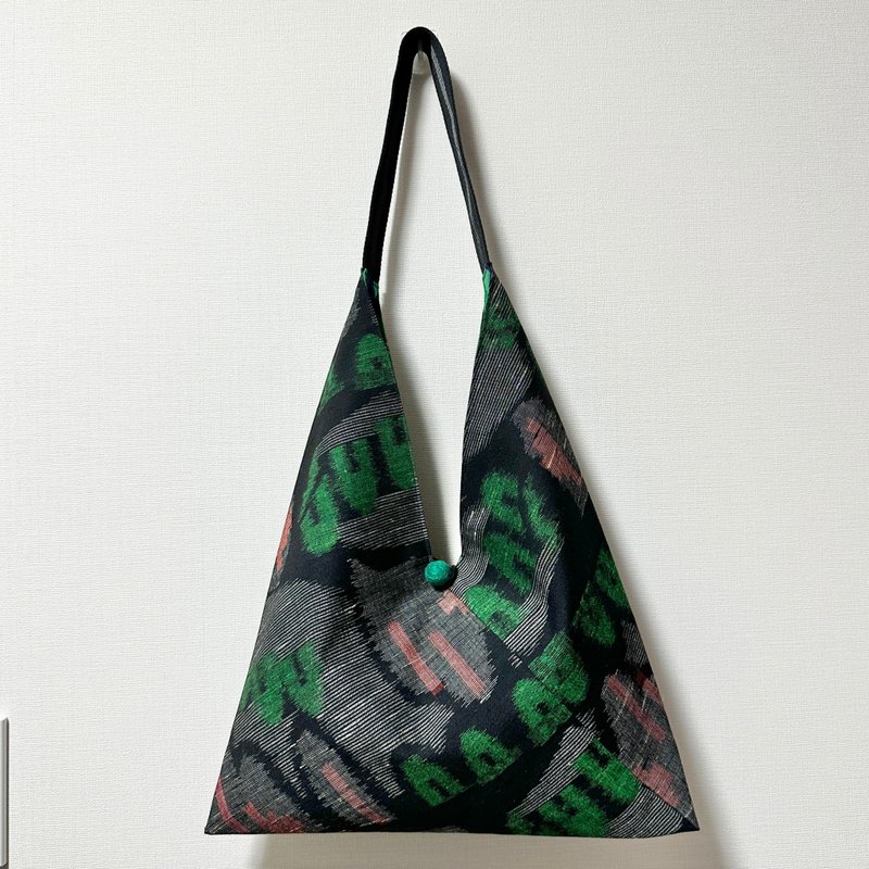 暢銷現貨/日式和服布粽形側背包/黑色羊毛提花布 - 側背包/斜背包 - 棉．麻 黑色