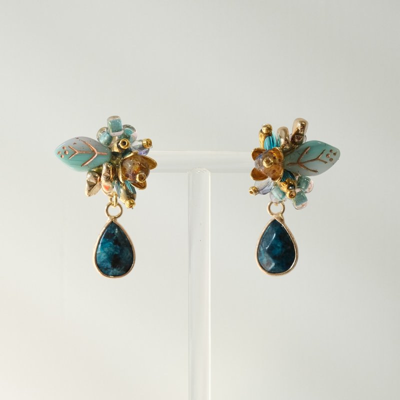 Flourishing Flower Earrings - Teal Ocean, Earrings Clip - ต่างหู - แก้ว สีน้ำเงิน