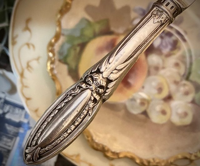 フランス製ルイ16世様式の弓形レリーフ*全銀製*デザートフルーツナイフ