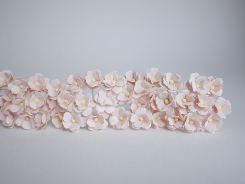 paper flower, 100 pcs. small DIY hydrangea paper, size 1.5 cm., pale pink color - 其他 - 紙 粉紅色
