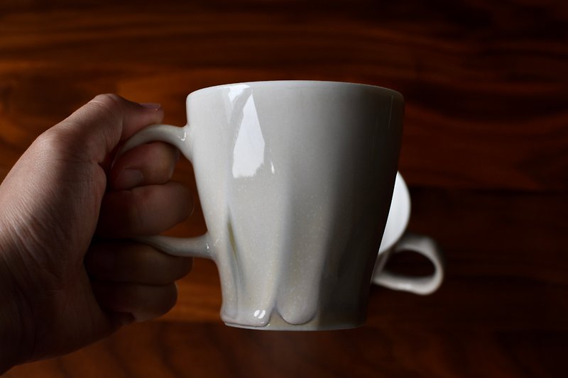 Tao Shi Huaji handle coffee cup - แก้วมัค/แก้วกาแฟ - เครื่องลายคราม ขาว