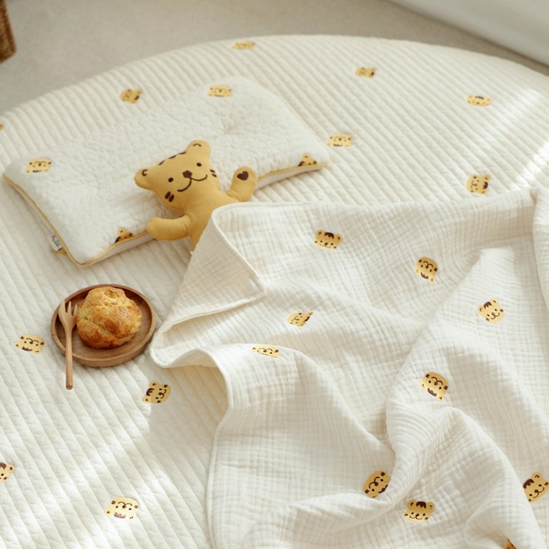 Chezbebe, South Korea, custard tiger six-layer yarn embroidery quilt for baby's full moon gift - ของขวัญวันครบรอบ - ผ้าฝ้าย/ผ้าลินิน 