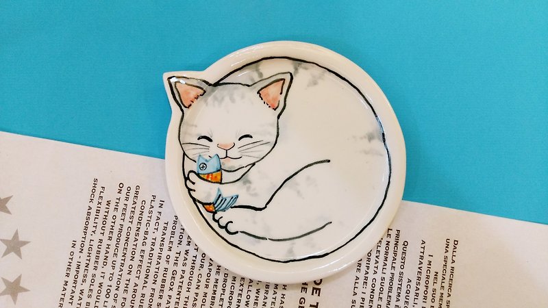 Valentine's Day birthday gift preferred white cat group underglaze painted pinch modeling plate - จานเล็ก - เครื่องลายคราม หลากหลายสี
