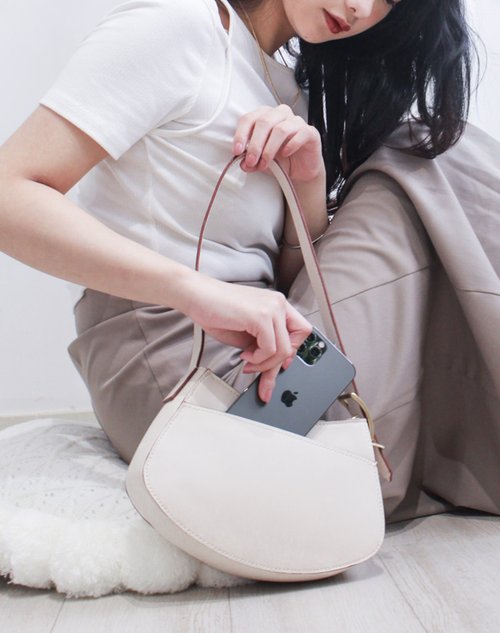 Vegan Leather Avis Mini Hobo Bag Underarm Bag Cream White - Shop RBRK  Designer handbag & Accessories Messenger Bags & Sling Bags - Pinkoi