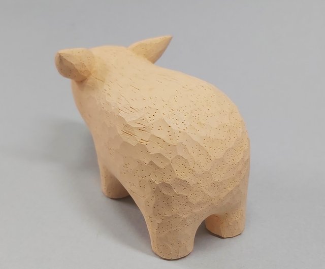 豚の木彫り作品 - ショップ easycarving 人形・フィギュア - Pinkoi