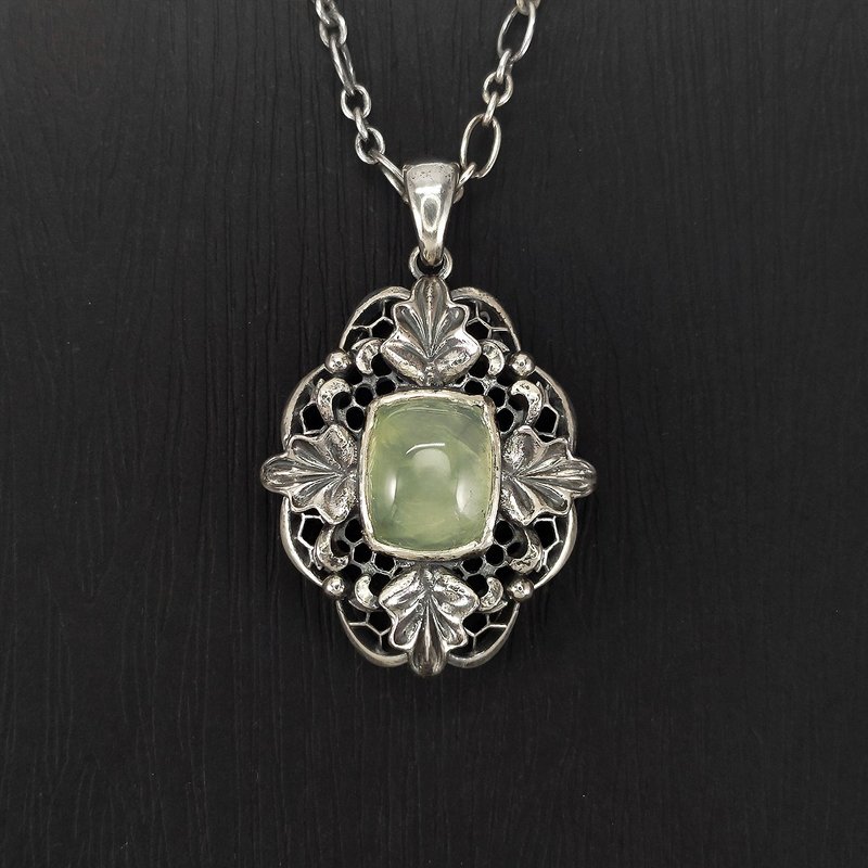 Prehnite Classic Oak Leaf Reliefs Tulle Lace Openwork 925 Silver Pendant - Necklaces - Gemstone Green