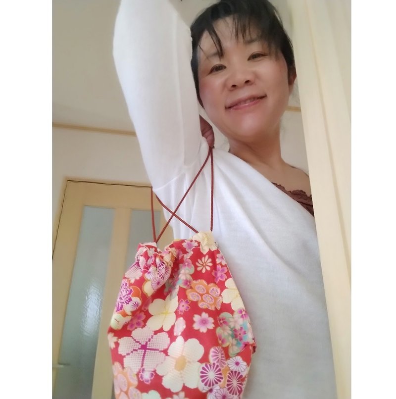 【Japanese style・Handcrafted】 Drawstring bag Cosmetic Pouch Purse Flower Red - Messenger Bags & Sling Bags - Cotton & Hemp Red