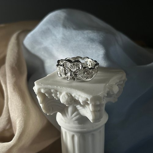 One Dimple 單窩 : 純銀 k金珠寶設計與訂製 蝴蝶皇冠戒指 蕾絲花紋 925銀
