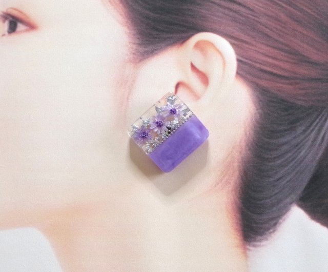 レジンアート バイカラーのお花のピアス・紫・シルバー