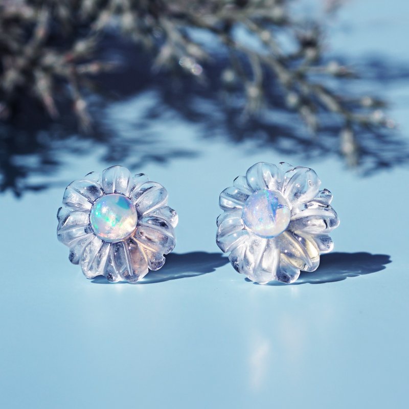 Quartz and opal Gemstone flower surgical Stainless Steel earrings - Daisies - Earrings & Clip-ons - Gemstone Transparent