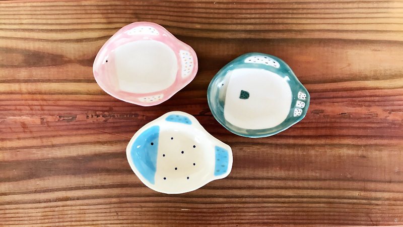 手作り魚小皿 / 猫のエサ皿 - 小皿 - 磁器 