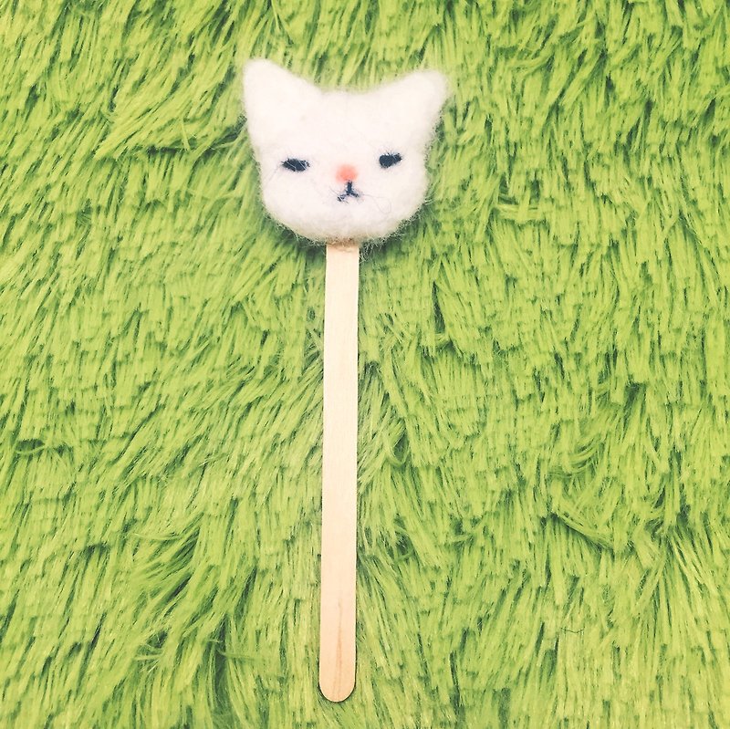 Woolfelting Cat's Face Bookmark．Snow White - Bookmarks - Wool White