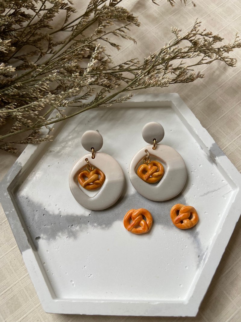 Pretzels with Light Dark Grey Round Earrings - Earrings & Clip-ons - Pottery 