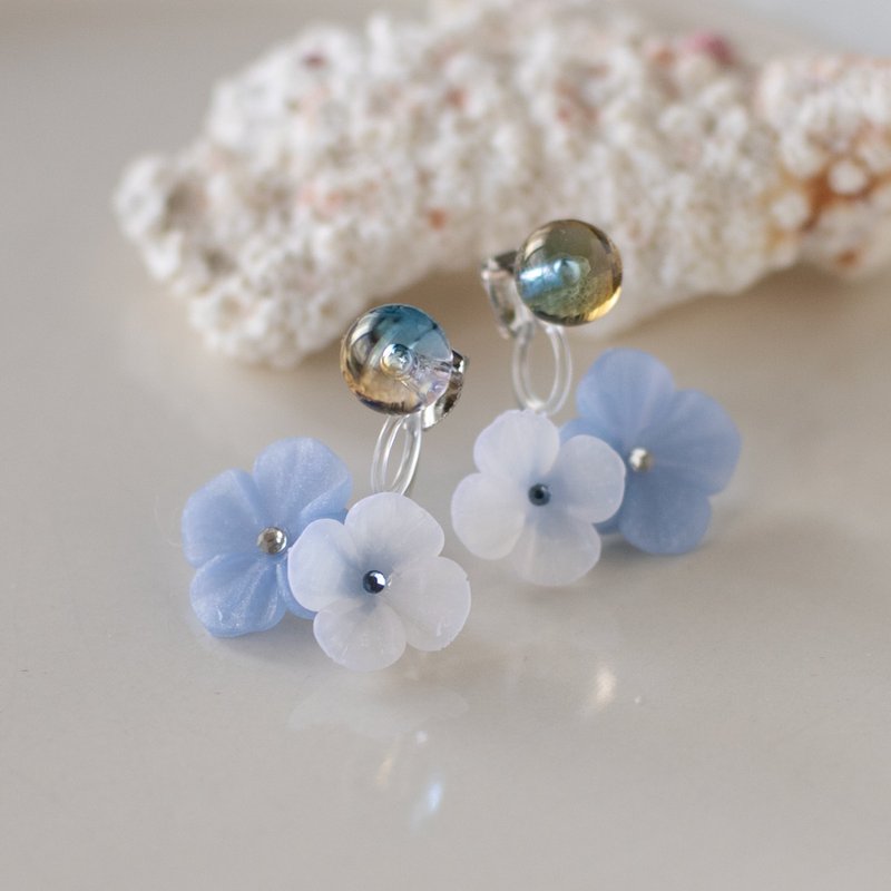 Hydrangea back catch / earrings / non-pierced - ต่างหู - ดินเหนียว สีน้ำเงิน