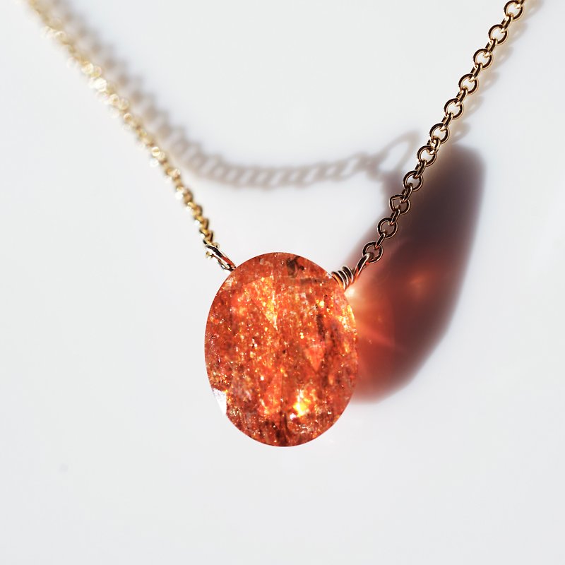 Sparkle of the sun/large sunstone oval cut necklace Antonietta - สร้อยคอ - เครื่องเพชรพลอย สีส้ม