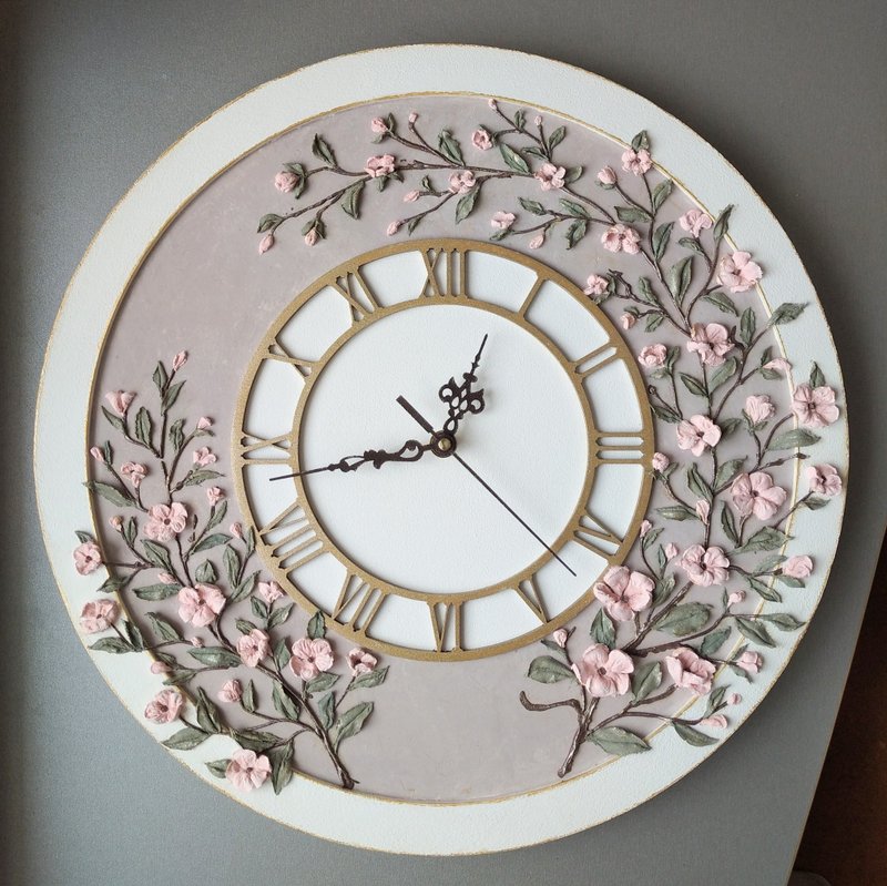 挂钟与樱花 White gray wall clock with voluminous sakura Silent clock BIRTHDAY GIFT - 時鐘/鬧鐘 - 木頭 灰色