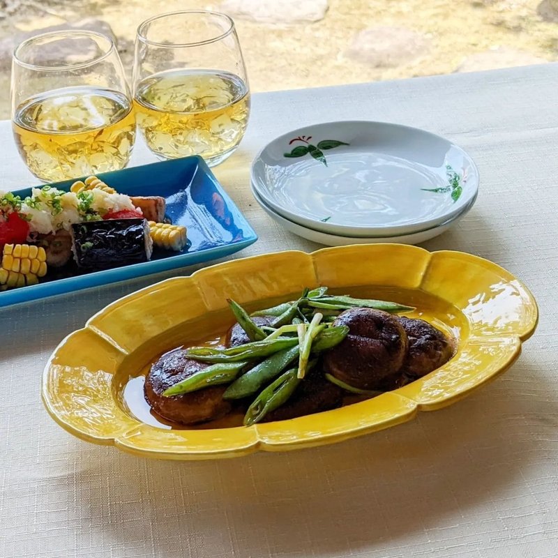 黄交趾花弁渕 八寸楕円焼物皿 - 碟子/醬料碟/醬油碟 - 陶 