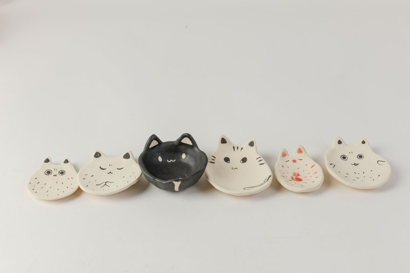 貓盤系列第3彈—貓貓排排躺 - 擺飾/家飾品 - 陶 白色