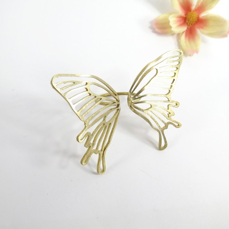 Butterfly wings ring by WABY SHOP - 戒指 - 紙 橘色