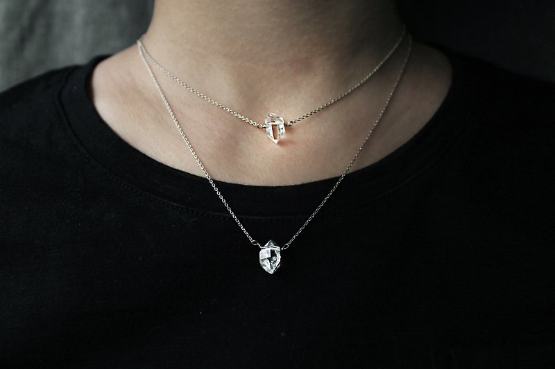 Che | Herkimer Diamond Herkymon Naked Silver Necklace - สร้อยคอ - เครื่องเพชรพลอย ขาว