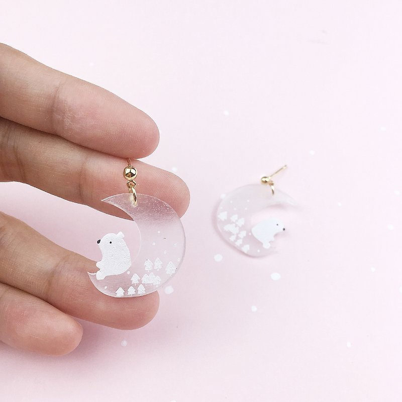 The white bear on the moon meets the beautiful earrings for the first time in th - ต่างหู - เรซิน 