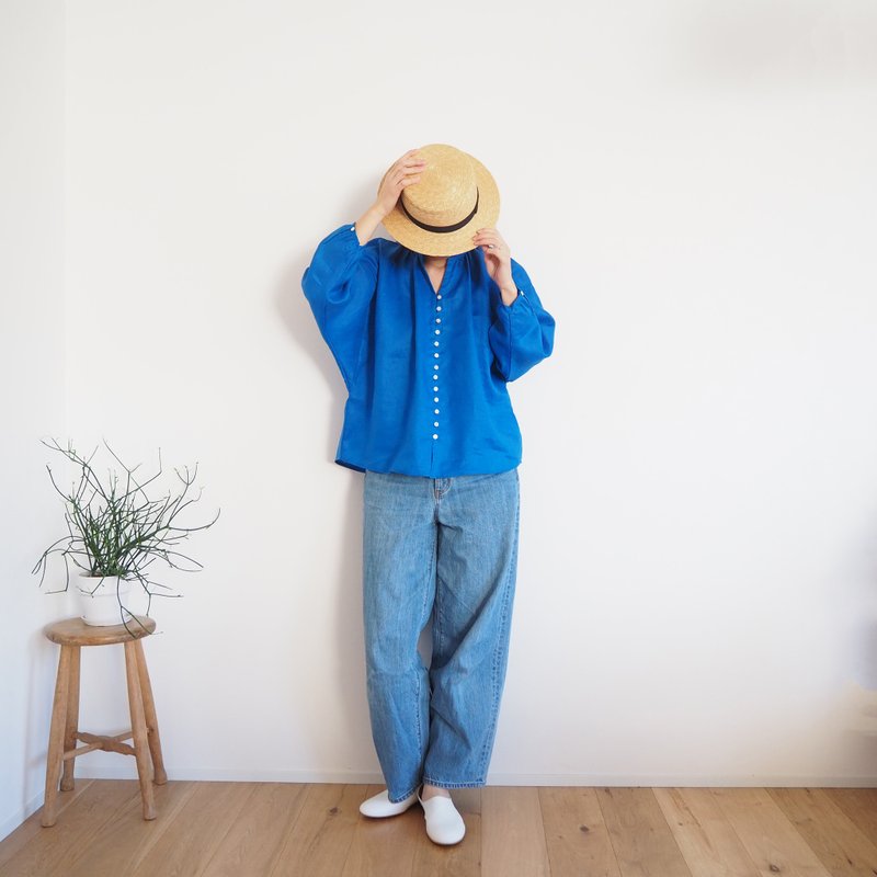 French Linen button gather blouse/BLUE - 女襯衫 - 棉．麻 藍色