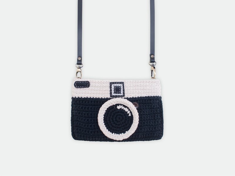 Crochet The Vintage Camera Purse/ Black Color - Messenger Bags & Sling Bags - Other Materials Black