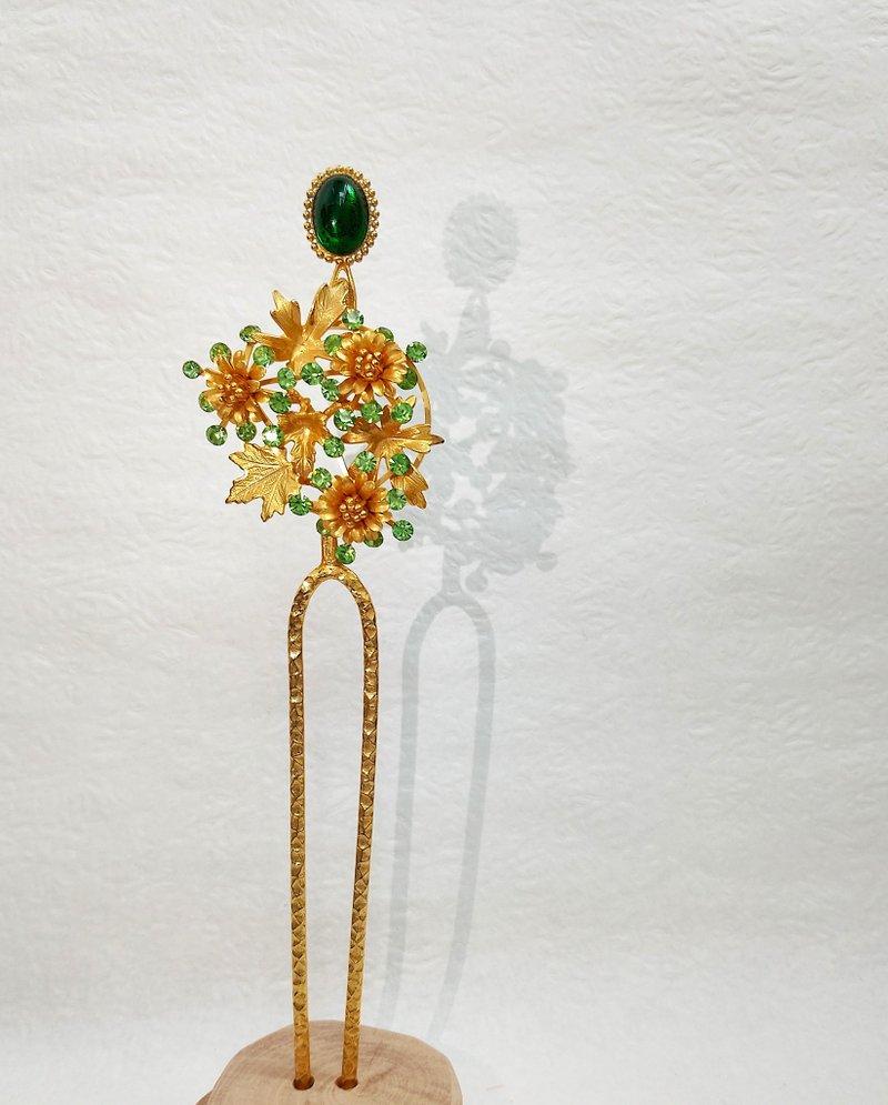 Golden Leaf and Green Stone Kanzashi – Brass × Gold Plating × Green Stone – Luan - Hair Accessories - Other Metals 