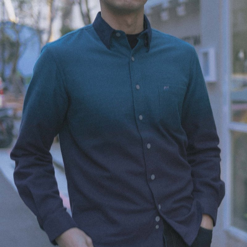 【彼氏へのプレゼント/送料無料】オーストリア エジプト綿 グラデーション起毛 長袖メンズシャツ | 碧水グリーン - シャツ メンズ - コットン・麻 ブルー